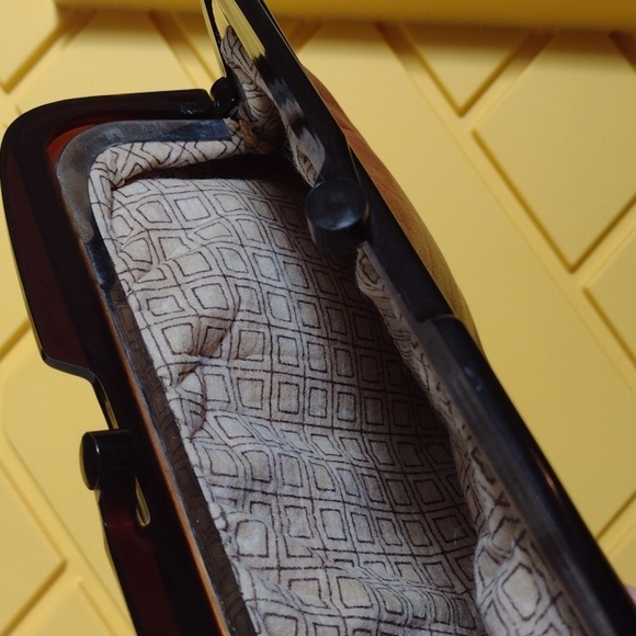 Clutch - Picture 2 of 4